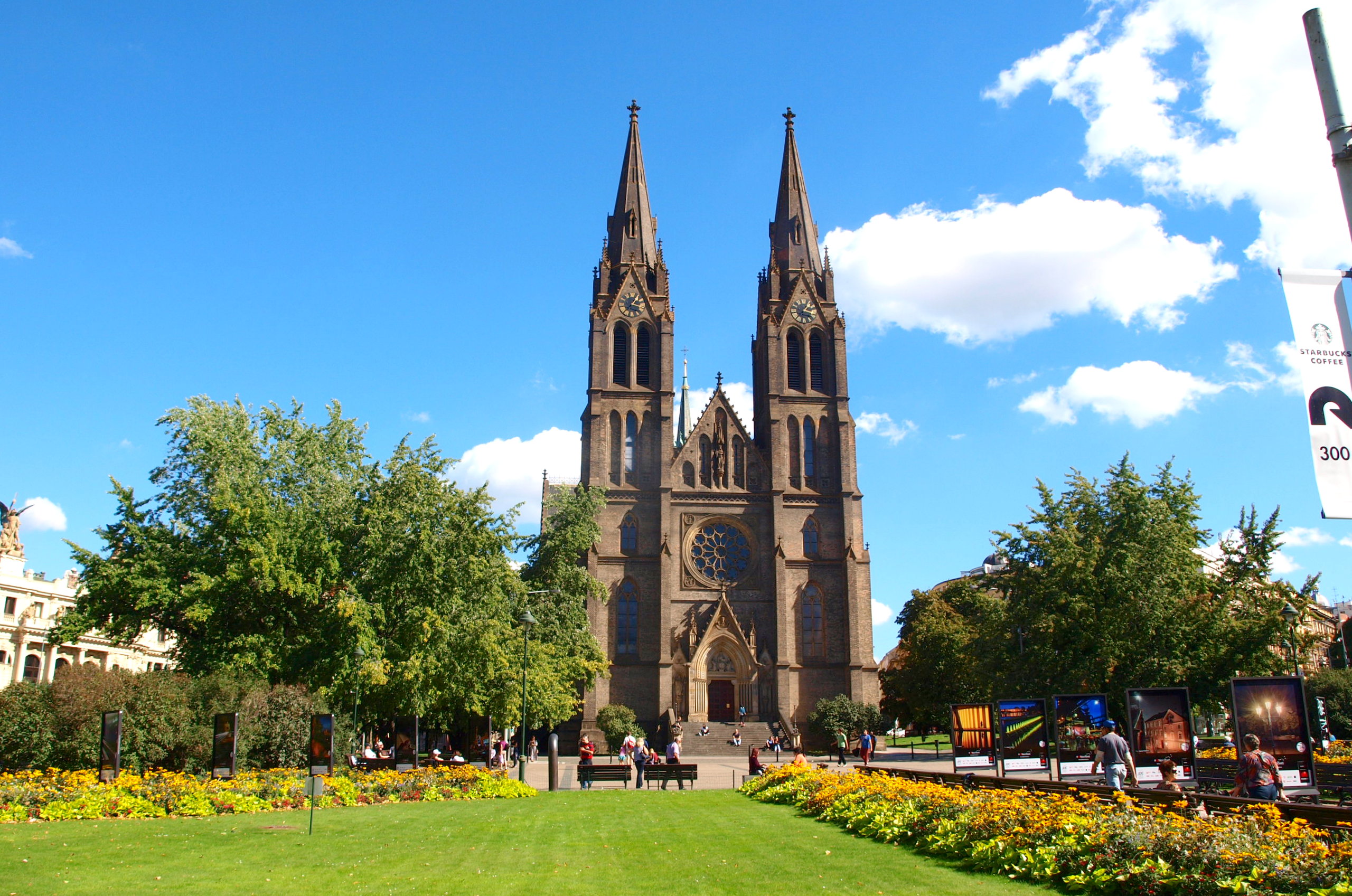 Namesti Miru